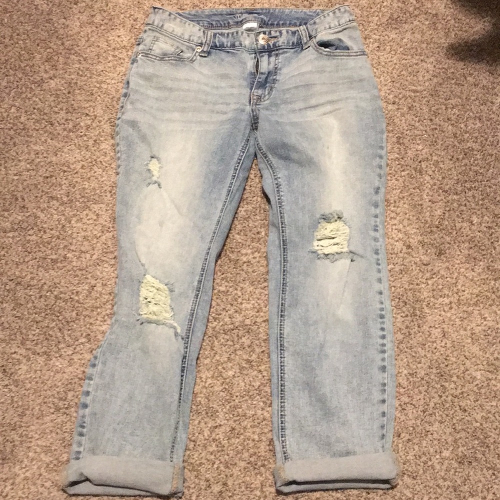 Maurices size 3/4 “boyfriend” style cropped jeans